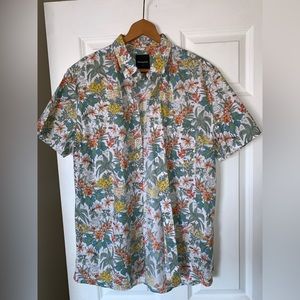 Hawaiian Style Button Down Shirt - Men’s Large
